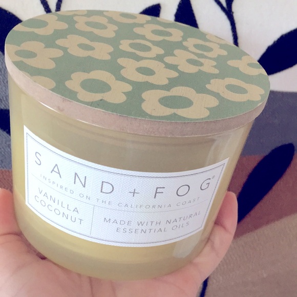 NWT! SAND AND FOG 2-wick candle Vanilla Coconut made w/ natural essential oils. - Picture 3 of 6